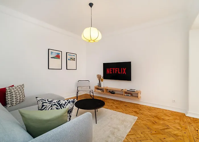 Whome Bright Modern Apartment In The Heart Of Alvalade